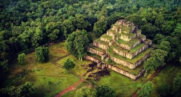 Koh Ker Pyramid Temple