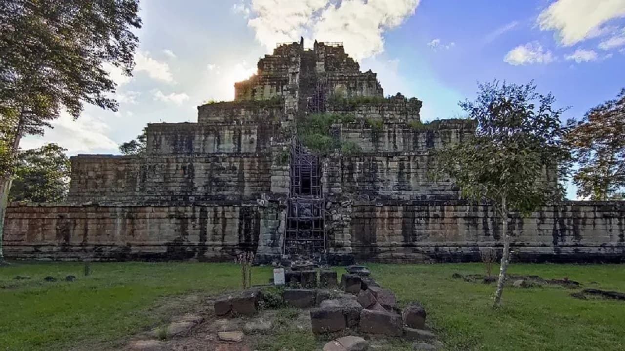 Koh Ker Pyramid Temple